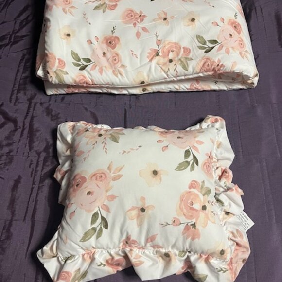 Child's 2 Piece Floral Blanket & Pillow Set Throw Bedding 32.5" x 42" LIKE NEW - Picture 2 of 15